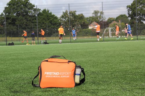 Niche Training: Why Hockey Coaches Should Take Sports First Aid